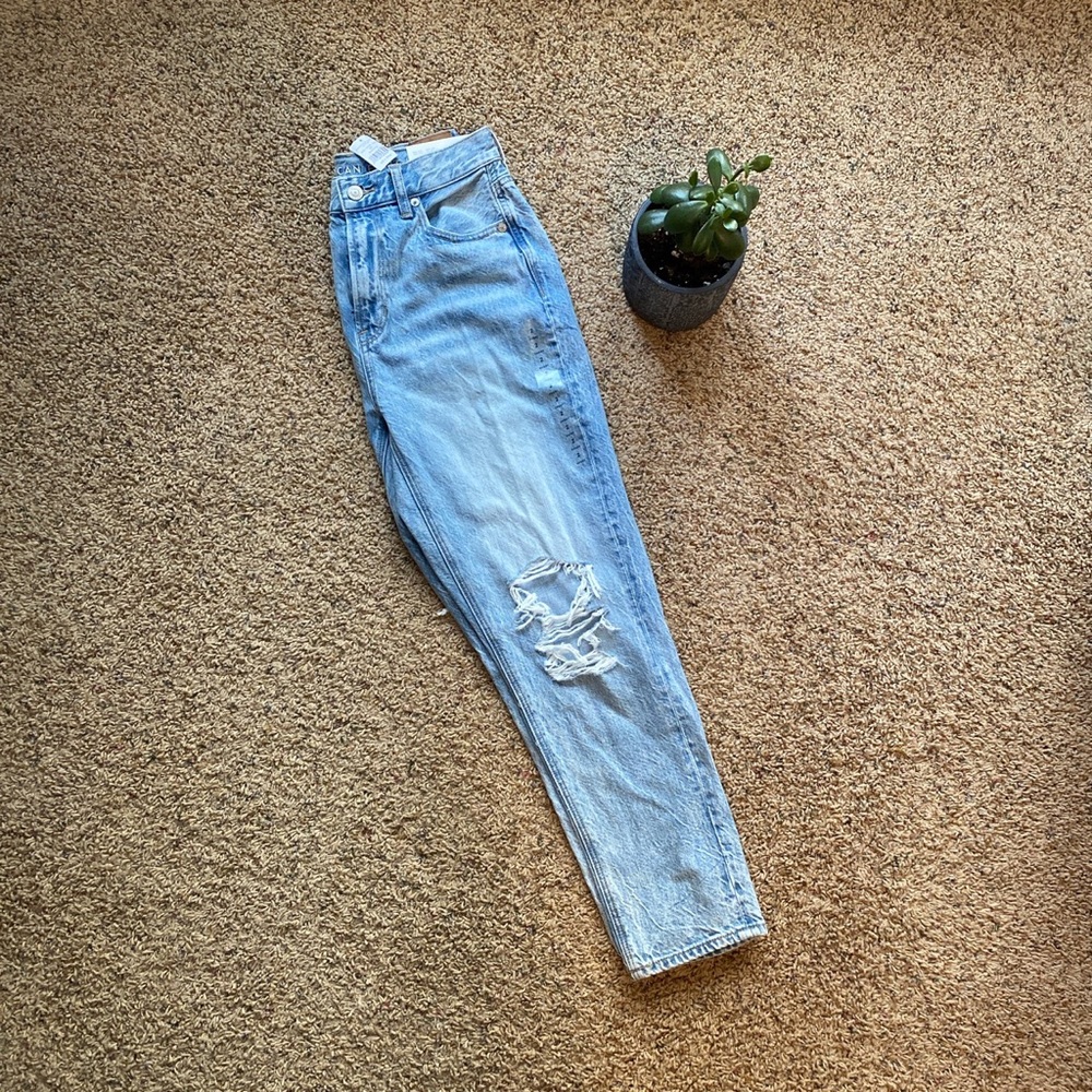 American Eagle “Mom Jean”